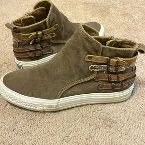 Blowfish high top sneaker 6 1/2